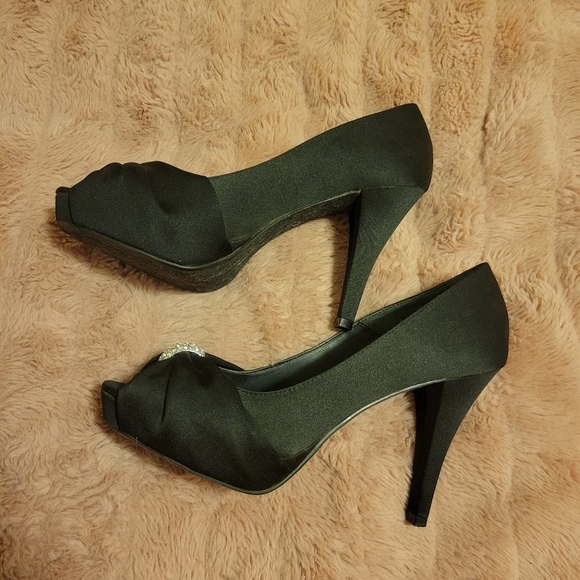 Michaelangelo Diana Peep Toe High Heels - Picture 7 of 11